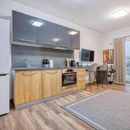 Stylish Studio With Private Balcony, Close To Valletta * Tal Guardamangia