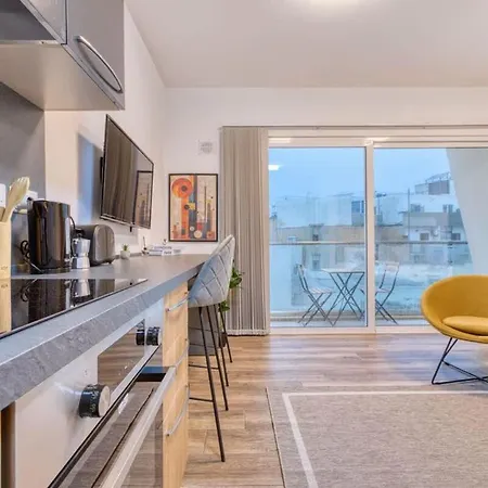 Stylish Studio With Private Balcony, Close To Valletta Tal Guardamangia