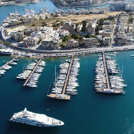 Stylish With Private Balcony, Close To Valletta * Tal Guardamangia